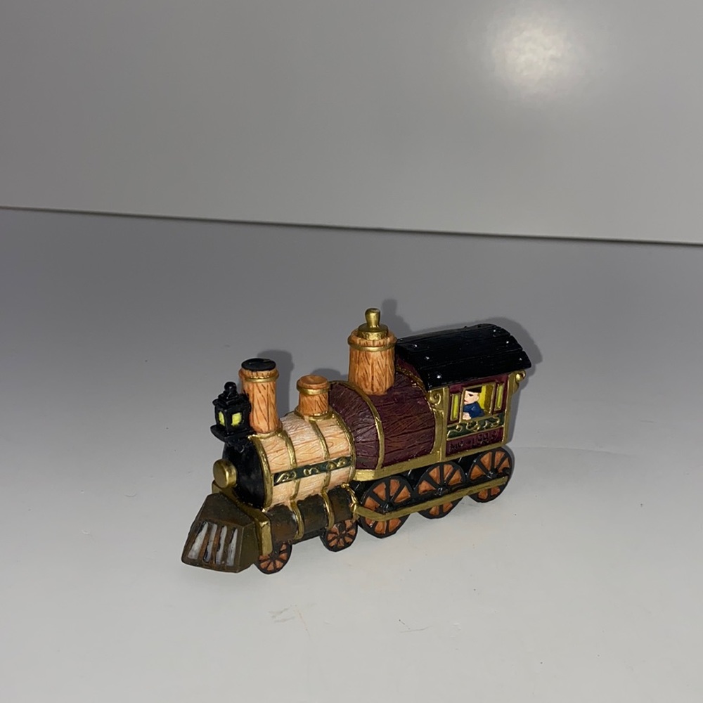 Home Town Express 1998 Engine Train Car